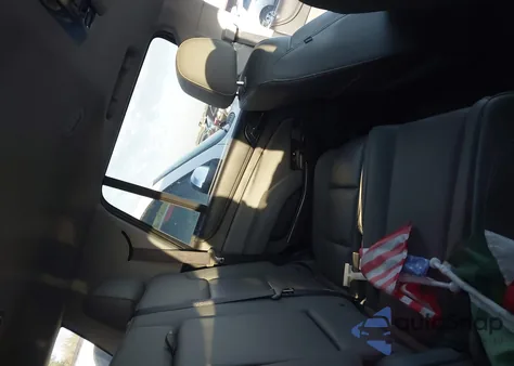 2018 Chevrolet Tahoe Lt z USA, uszkodzony, nr VIN 1GNSCBKC4JR284742